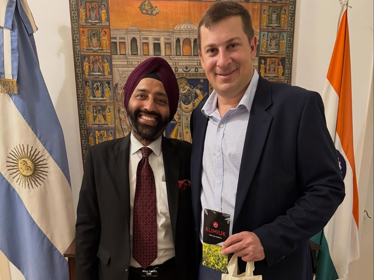 El noviembre pasado se había realizado una de las misiones para lograr la apertura del mercado Indio. Foto: Klimiuk Infusiones