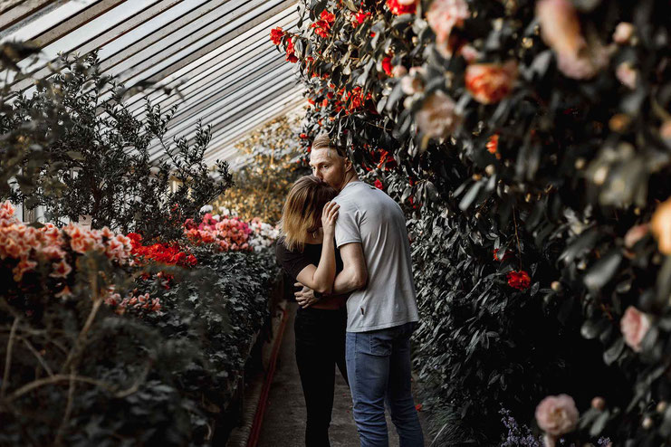Paarshooting Im Botanischen Garten Berlin Remindfilms Hochzeitsfotografie Filme