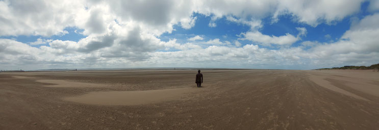 "Another Place" von Antony Gormley am Strand von Crosby