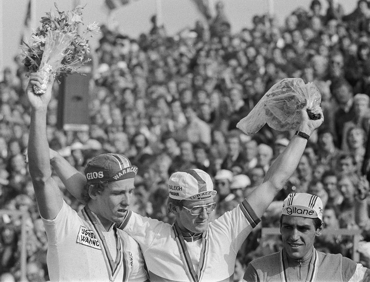 Didi Thurau (li., neben Jan Raas, Jean-René Bernaudeau) als Vize-Weltmeister bei der Straßen-WM 1979, Foto: Bogaerts, Rob / Anefo, CC BY-SA 3.0 nl