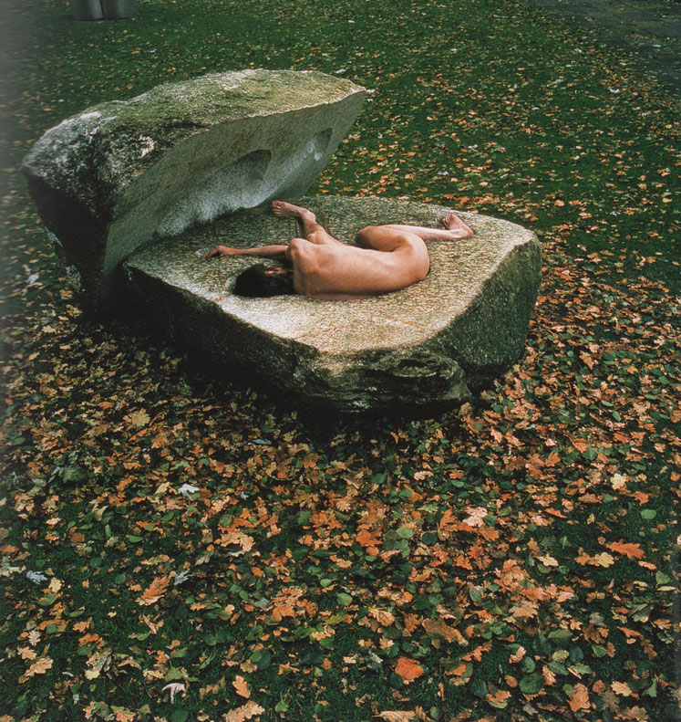 der Findling, Performance, 1978 ,  10 Stunden im geschlossenen Stein
