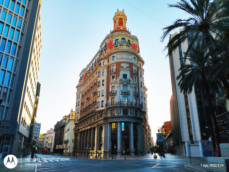 Banco de Valencia c/ Pintor Sorolla 2 y 4  Valencia, arquitectos J. Goerlich y C. Borso habían redactado en 1929.