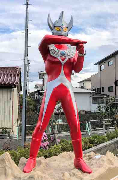 須賀川ウルトラマン通り（松明通り）に新たにタロウ、エース、母が登場！ - 〔ウルトラマン〕〔温泉〕〔観光〕フード福島は福島県内の情報を提供します