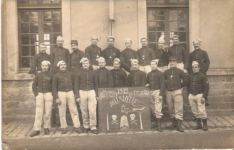 Joseph LE MORVAN, 3ème en partant du bas - Rennes 1912