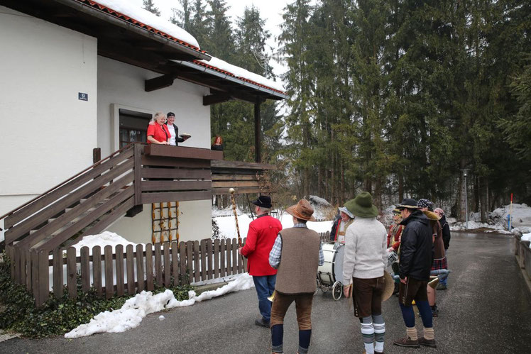 auch unserer Traudl Stopper brachten sie zu ihrem 75. Geburtstag ein Ständchen dar