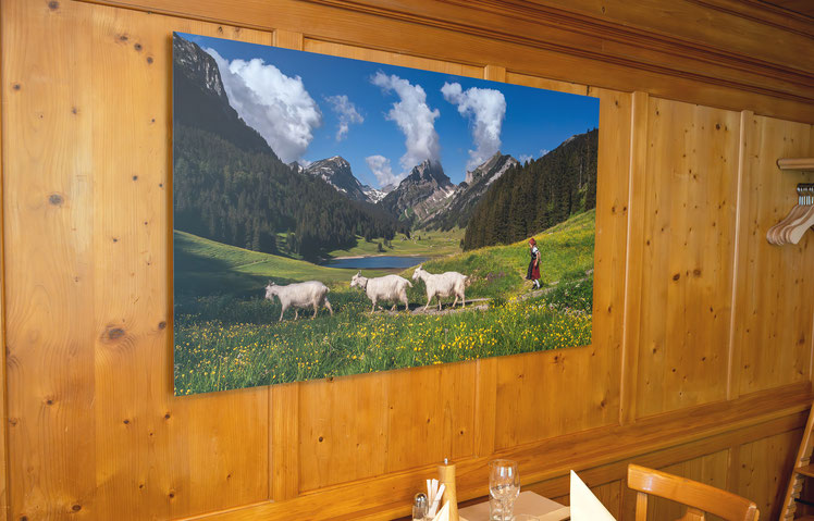 Marcel Schiegg, Waldgasthaus Lehmen, Ausstellung, Appenzell, Appenzellerland, Wandbilder, Tradition, Brauchtum, Alpstein