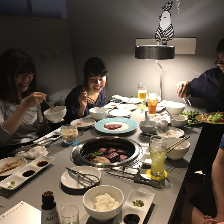 「孝作とアームストロングの肉とけむり」オープンです！
