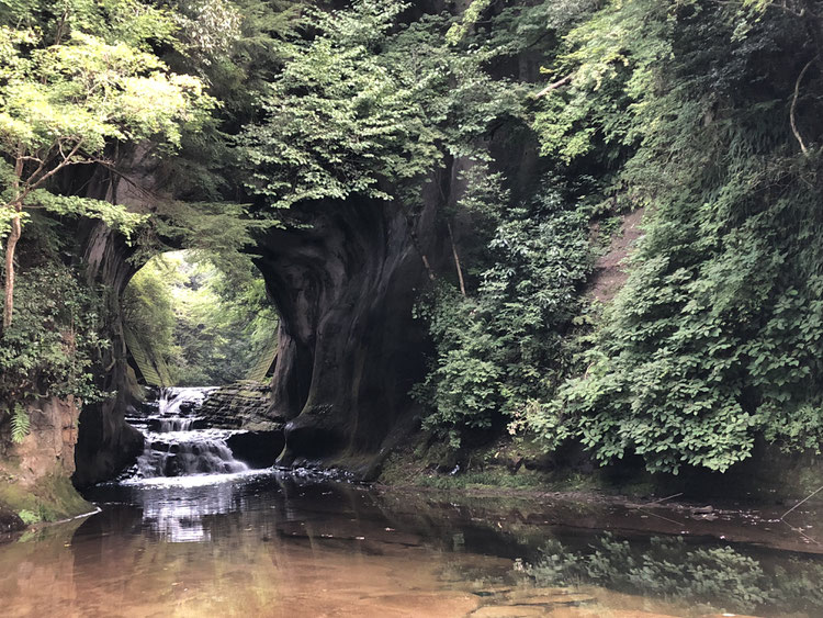 千葉県＿君津市＿房総半島＿濃溝の滝＿亀岩の洞窟