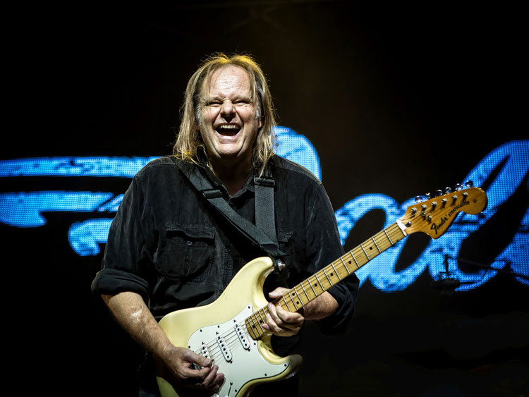 Bevor er eine beachtliche Sololaufbahn einschlug, war Walter Trout Gitarrist bei John Lee Hooker, John Mayall und Canned Heat. Vor seinen Clubshows im Herbst spielt er am 17. Juli einen Festival-Gig beim Tuttlinger "Honberg-Sommer". Foto: Rijno Boon