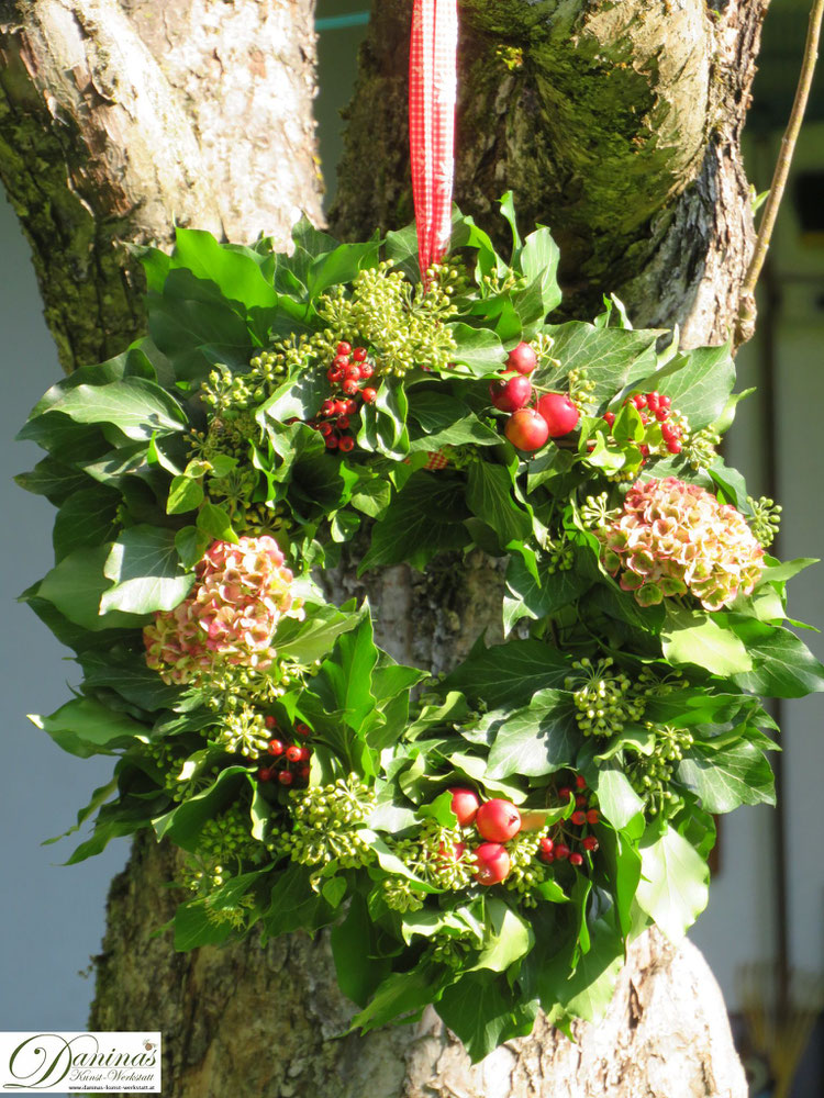 Bezaubernde Gartendekoration - selbstgemachter Herbstkranz  - DIY Bastelanleitung by Daninas-Kunst-Werkstatt