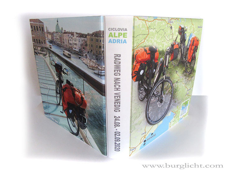 Fotoalbum Stoffalbum Textildruck - Stoff individuell bedruckt und zum Bucheinband verarbeitet. Thema hier: Ciclovia Alpe Adria Radweg bis Venedig. Format 35cm x 35cm, 50 Blatt = 100 Seiten.