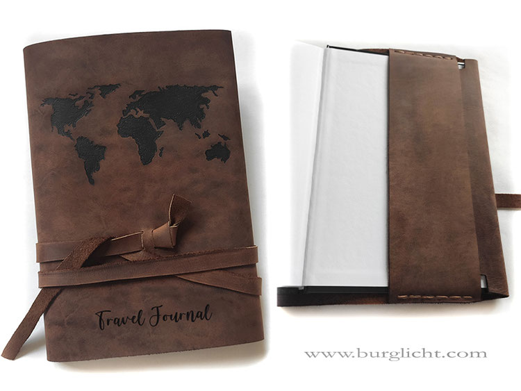 Travel Journal, Lederumschlag für A5 Notizbuch Hardcover, Lederbranding Weltkarte und Schriftzug, Rindsleder Vintage-Optik, Lederbandverschluss.