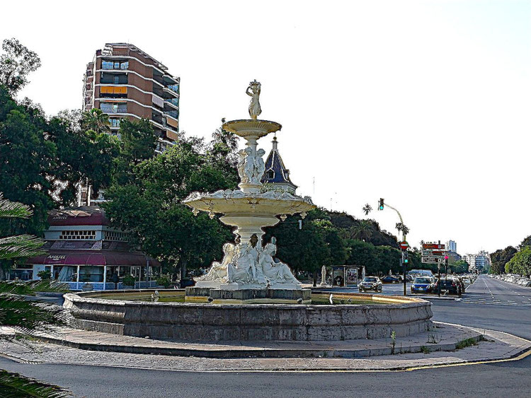 La Fuente de las Cuatro Estaciones en València se ubica en el extremo oeste de la Alameda, junto al Puente del Real. Es una fuente ornamental histórica que data de 1863 y representa las cuatro estaciones del año.
