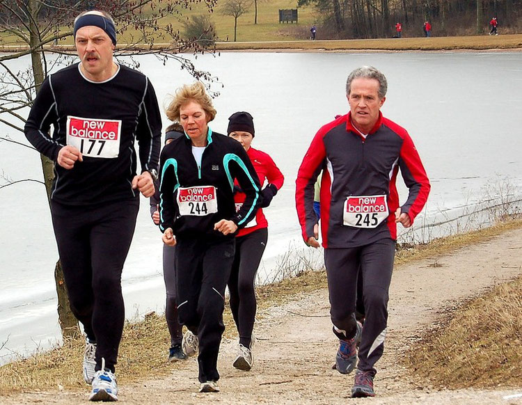 1. Runde (einziger Anstieg, bei km 5); danach kam der "Einbruch". Die beiden Läufer direkt hinter mir kamen noch vor mir ins Ziel.