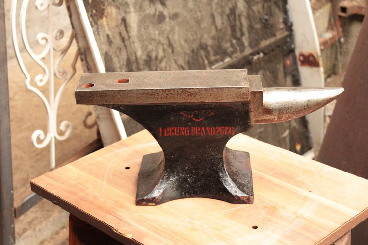 2371 - top rare chinese anvil with hardened steel plate . top quality , 25k...