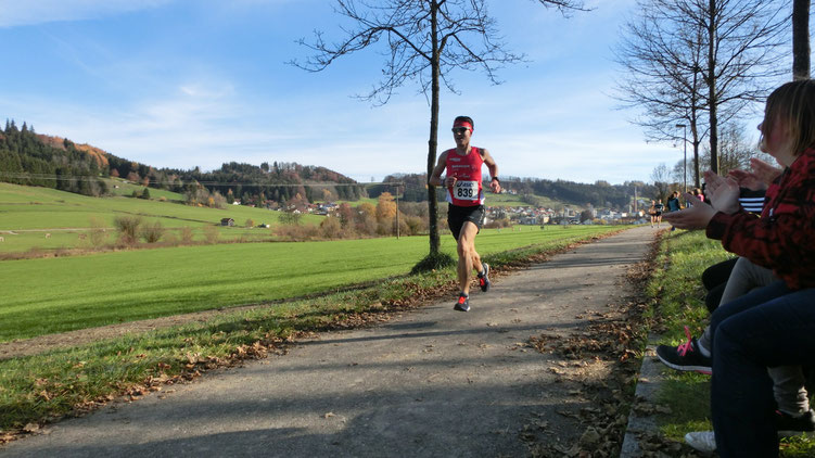 Steffen läuft auf den dritten Gesamtrang beim 31. Ronsberger Lauf über 9 Km in 31:29 Minuten