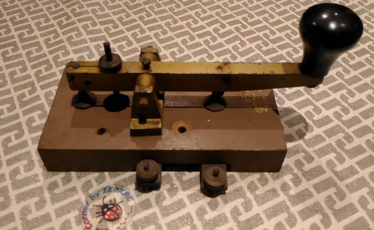 Buzza morse key