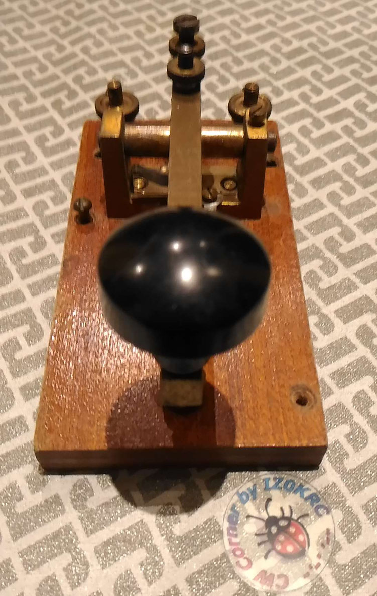 Canadian stright key - type 10A-556