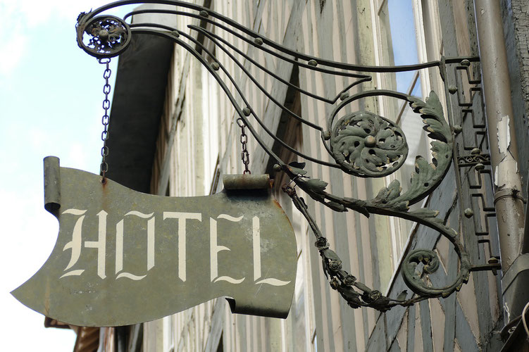 Travelling Is Happiness: Be careful in choosing a hotel for your stay