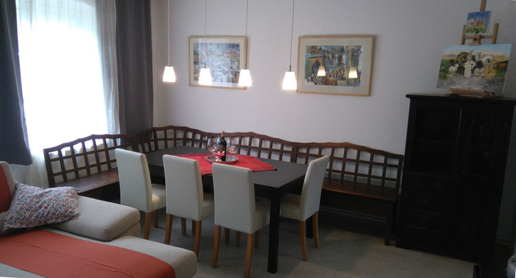 Blick ins Wohnzimmer