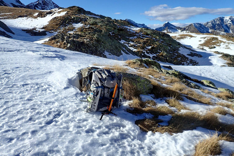 Voilà un endroit pour manger et comme la neige est plus molle, rechausser mes raquettes.