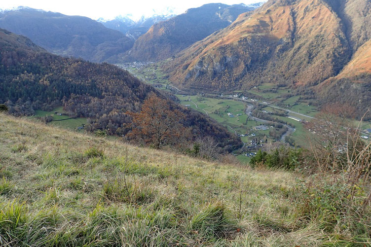 Laruns en fond de vallée.