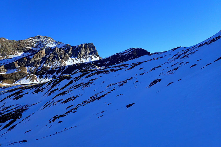 Vue sur le Pic de Pène Abeillère (2477m).