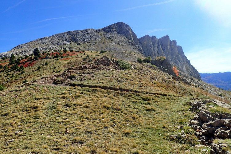 Col de Forato. Petite pause pour admirer la crête.