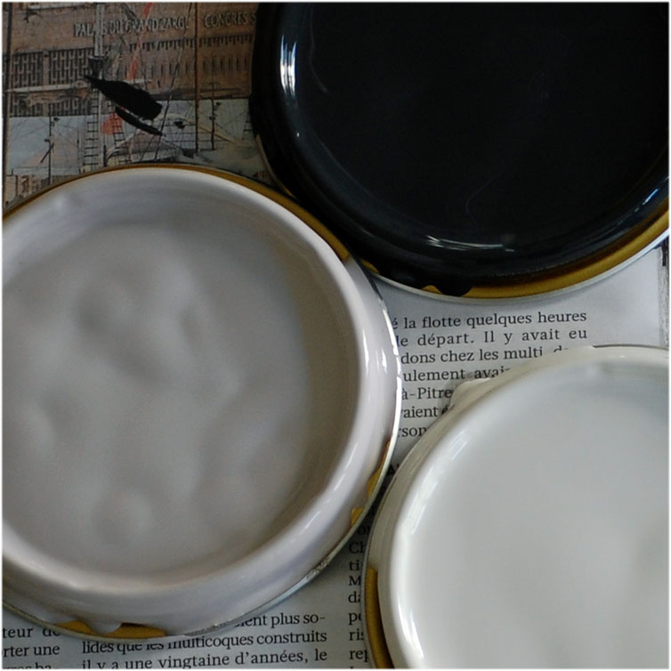 peinture gris et noire