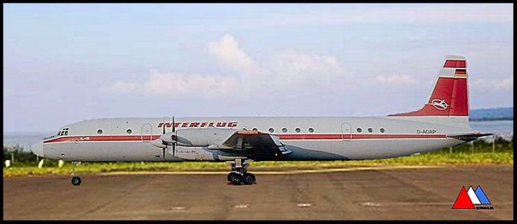 ILYUSCHIN IL 18 auf Flugplatz (1968) Transportflugzeug für Mittel- und Langstrecken foto collectie auteur.