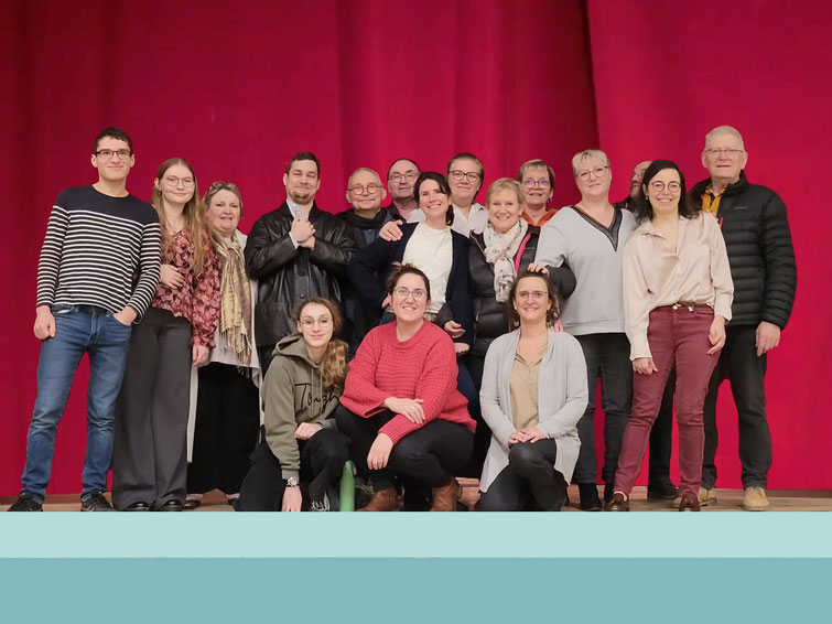 La troupe du Théâtre du Lavoir de la MJC de Dormans.