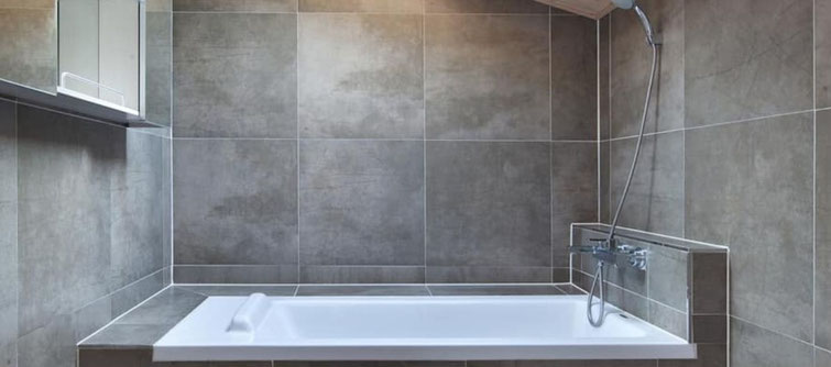 Bad und Sanitärfugen in der Dusche Schimmelfrei