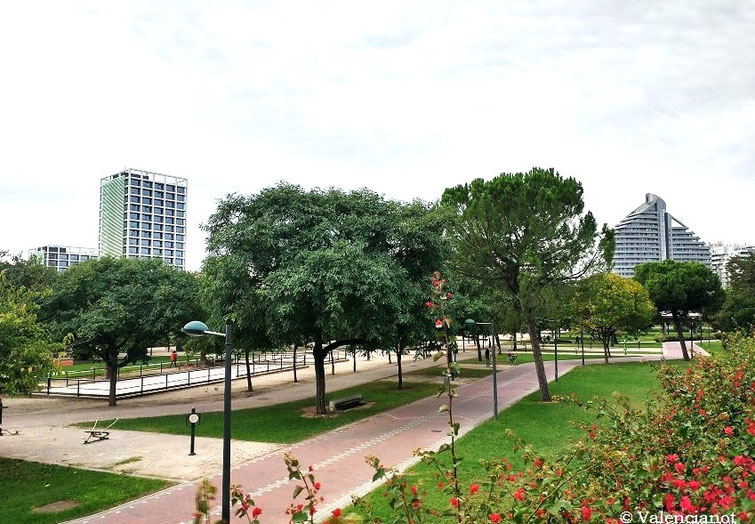 El tramo seis del Jardín del Turia y cerca del Parque de Cabecera de València 