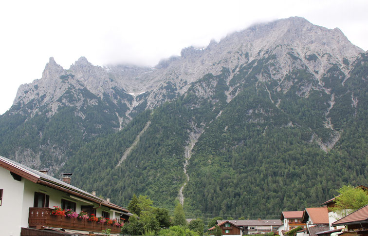 Mittenwald am Fuße des Karwendelgebirges