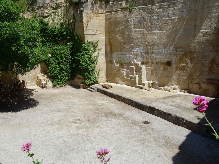 Théâtre des Carrières, Taillades