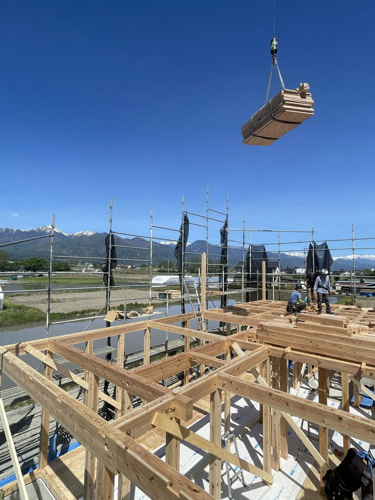 長野県　松本市　安曇野市　建築設計事務所　建築家　news設計室　丸山和男　住宅設計　設計監理　南穂高の家Ⅴ　建て方