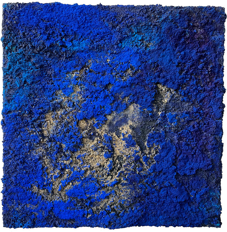 "Baby Blue" 2025    60 x 60 Acrylfarbe mit Sand und Pigment auf Leinwand