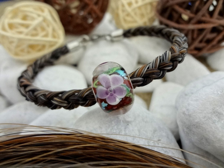 Pferdehaarschmuck mit Glasperle