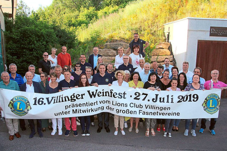 Auf viele helfende Hände kann sich der Lions Club Villingen bei seinem Weinfest am 27. Juli in der Innenstadt verlassen. Foto: Heinig, Schwarzwälder Bote