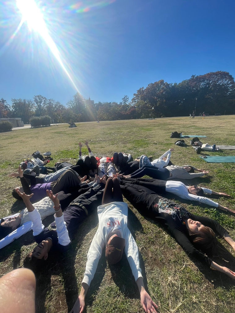 Park Yoga with Himanshu Bhatt in Tokyo