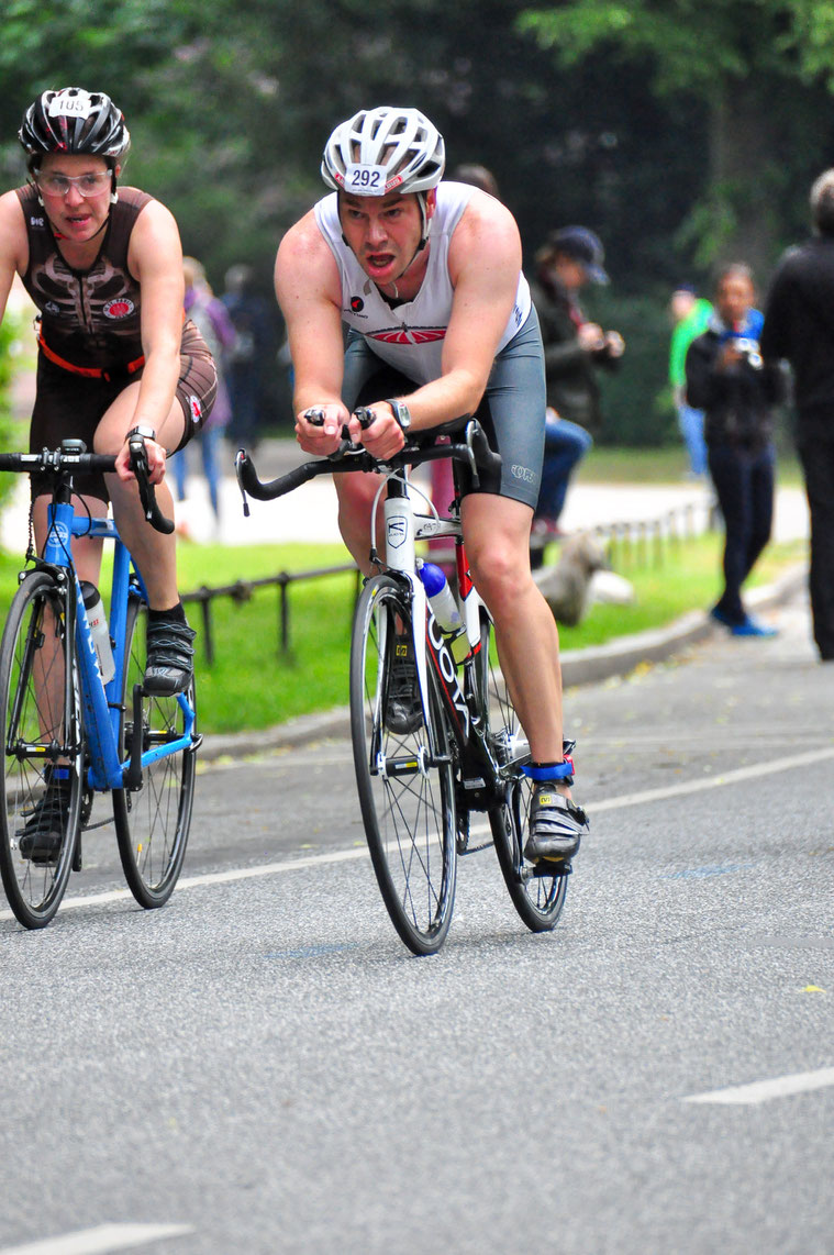 The cycling split was again the part where I positioned myself back into the front race during Stadtpark Triathlon 2015