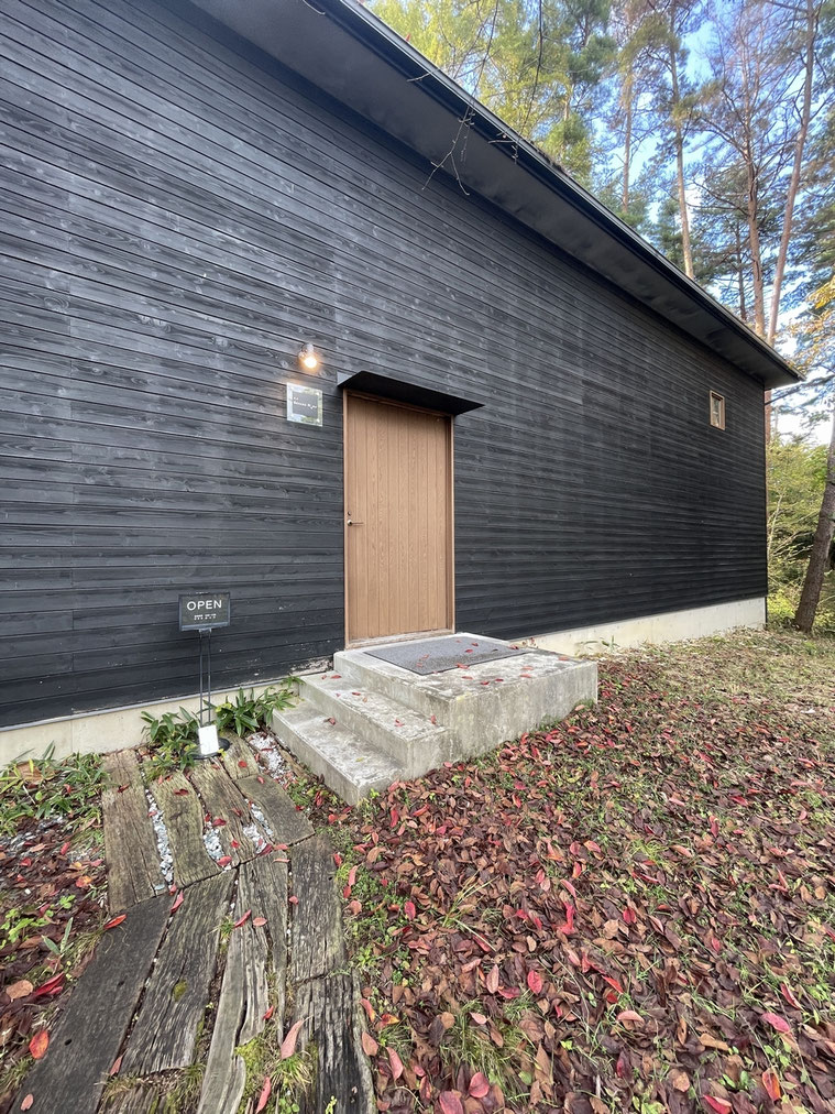 長野県　安曇野市　バナナムーン