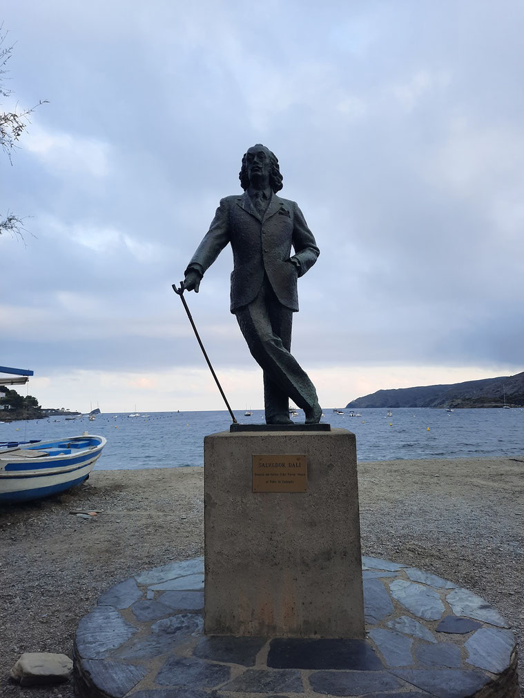 Salvatore Dali in der Bucht von Cadaques