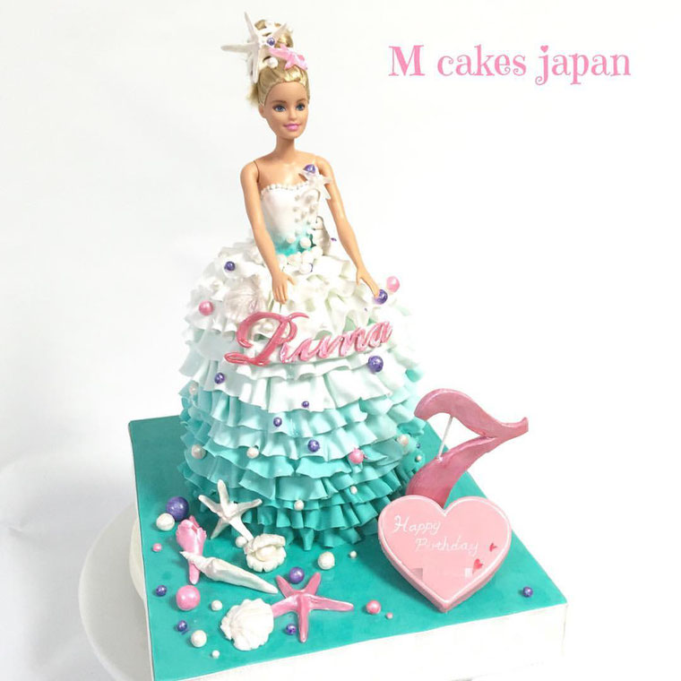 涼しげなイメージのドレスケーキ🐚🐚 ‪#‎爽やか‬ ‪#‎fondantcake‬ ‪#‎fondant‬ ‪#‎Marine‬ ‪#‎shell‬ ‪#‎dress‬ ‪#‎dresscake‬ ‪#‎summer‬ ‪#‎summercake‬ ‪#‎summerdress‬ ‪#‎girl‬ ‪#‎夏‬