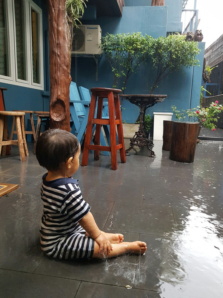 Su primera lluvia