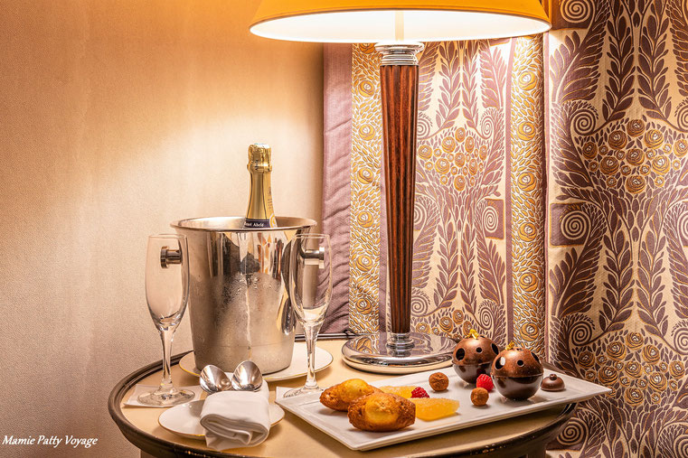 Champagne à L'Hôtel du collectionneur, Paris