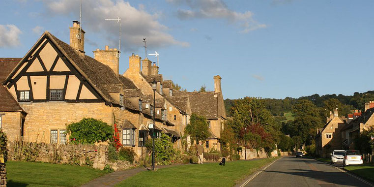 Gemütliche honigfarbene Steinhäuser in Broadway in den Cotswolds auf der Reise "Cotswolds für Gourmets" von ©My own Travel 