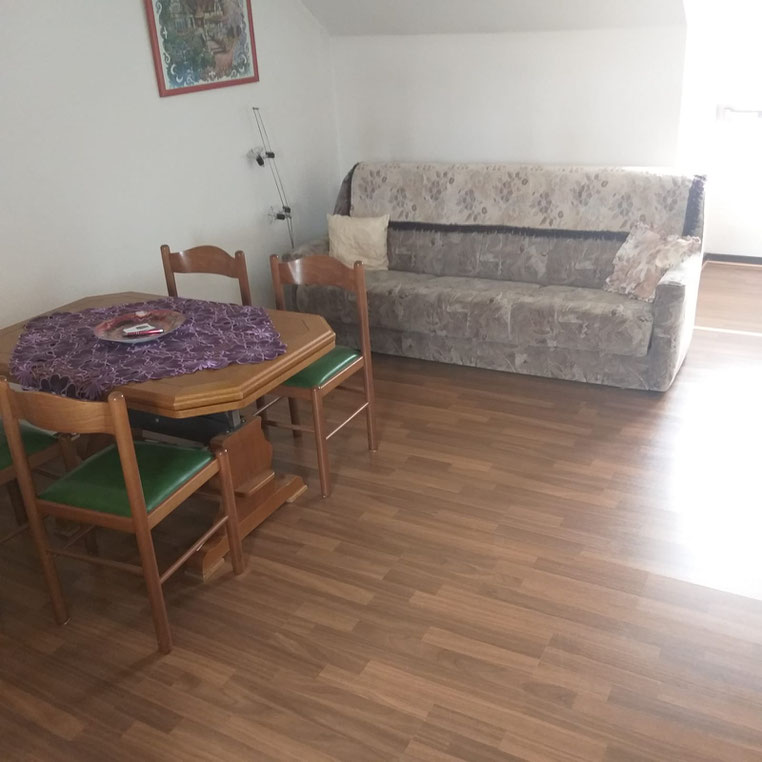 Wohnung 2 Ausstattung - Unterkunft Schmölln Webseite