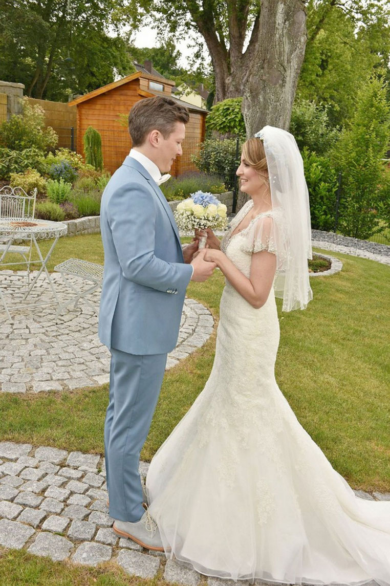 Hochzeit in hellblau
