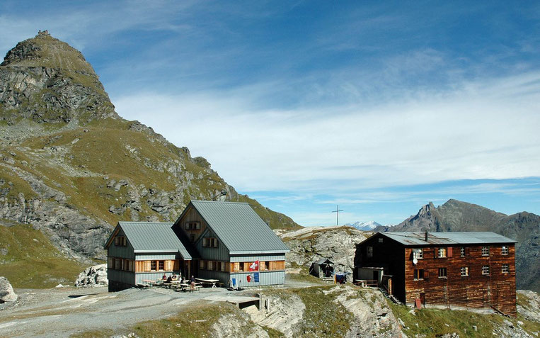 Cabane de Prafleuri 2657 m 